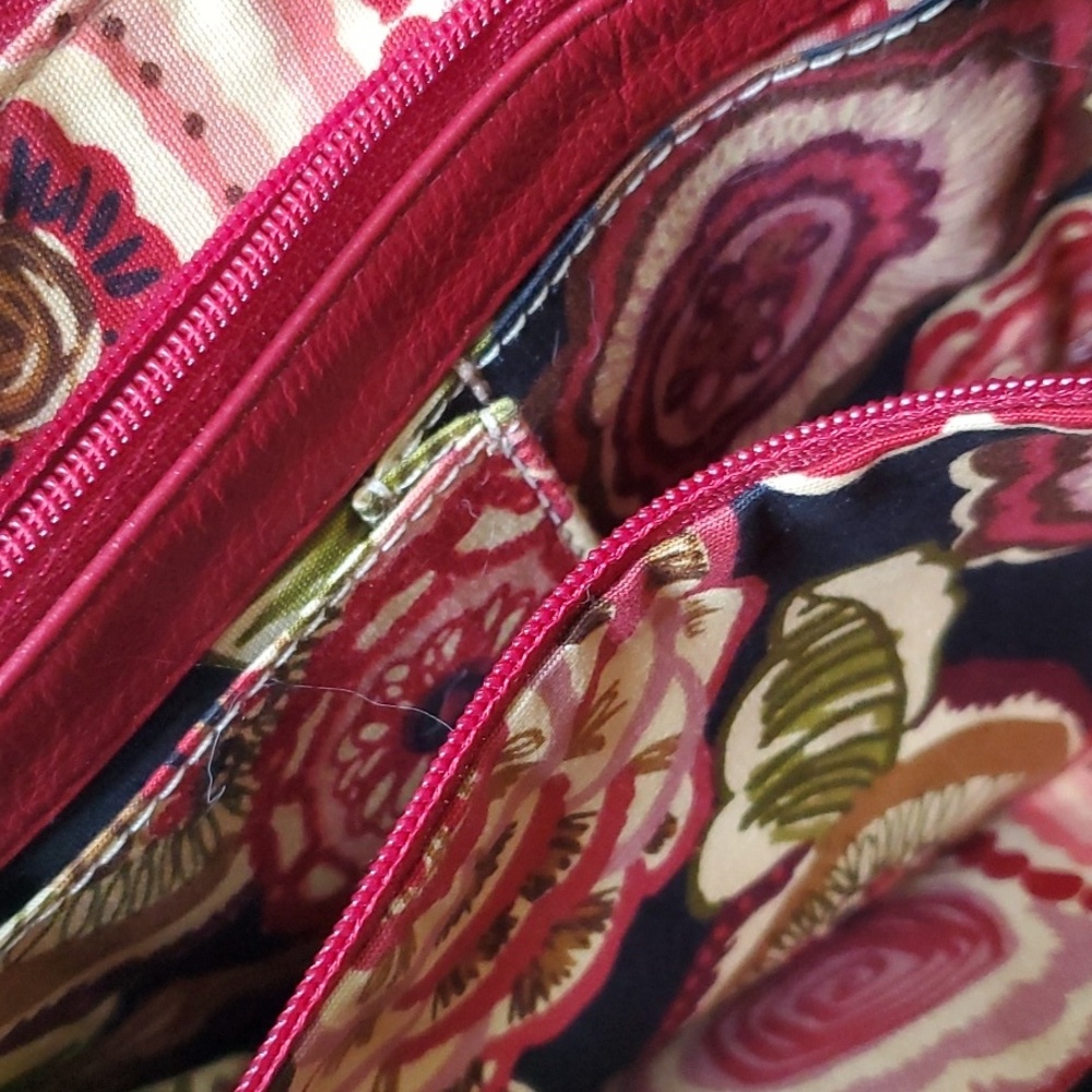 Brighton Vintage Red Croc-Embossed Crossbody  Bag 8 X 8 With Charm - Picture 3 of 8